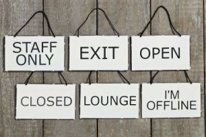 TABLICZKA METALOWA - STAFF ONLY